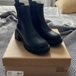 Black Steve Madden Hola Chelsea Bootie